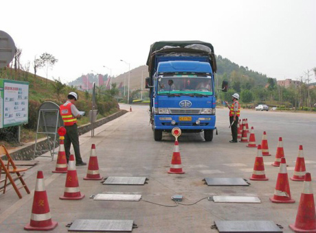 軸重秤-高速公路交警專用地磅、便攜式公路超載檢測(cè)系統(tǒng)